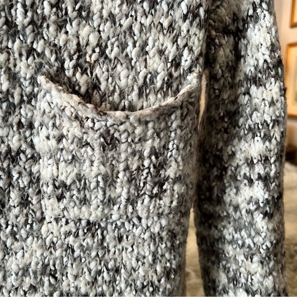 FOREVE 21 S Slouchy Knobby Cable Knit Scoop Neck Black White Marble Sweater Warm - Picture 7 of 12
